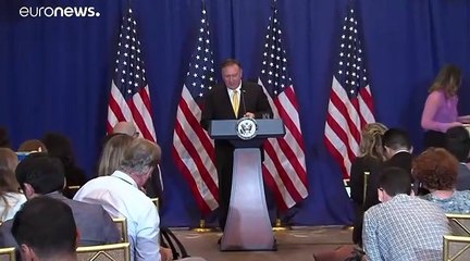 Inquérito para a destituição de Trump faz primeira baixa