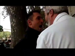Alejandro Bodart contra una patota de la Metropolitana que detiene ilegalmente jóvenes que pegan afiches
