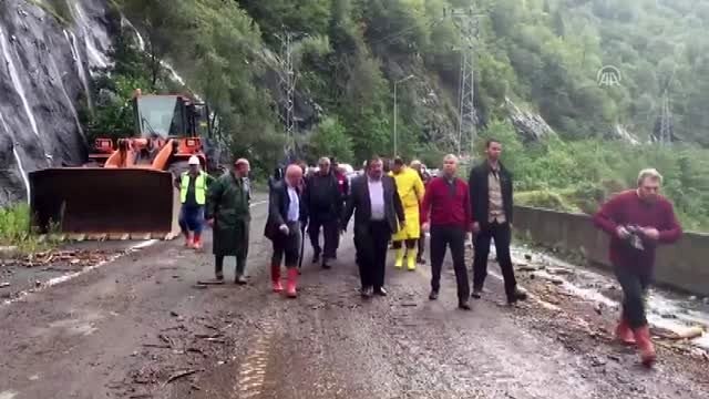 Borçka'da şiddetli yağış - Vali Doruk'un incelemeleri