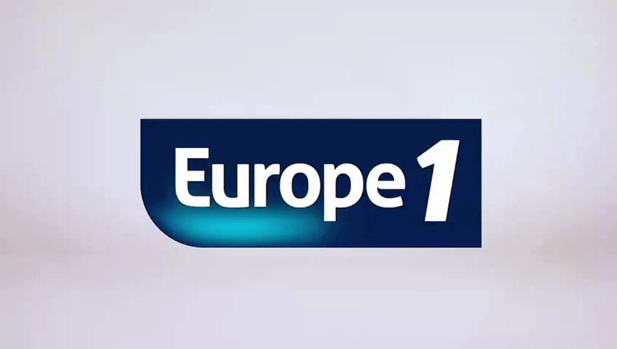La foule à l'Elysée pour rendre hommage à Jacques Chirac : "On va le suivre jusqu'au bout"