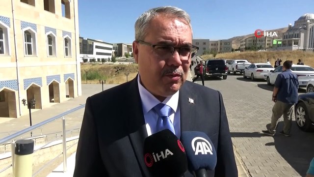 Vali Gündüzöz: “30 yaşına varmadan hayatlarını kaybedeceği bir serüvenin içindeler”- “Kış geldi operasyona ara verelim yok artık”- “Gelin ve bu devletin merhametli kucağına teslim olun”- “Terör örgütü uzantısı partiye de sesleniyor...