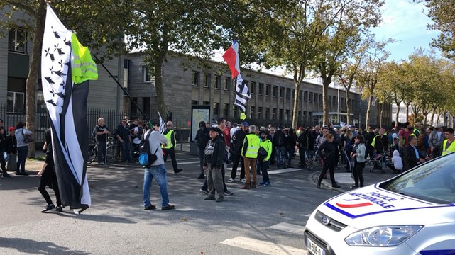 Lorient. 150 Gilets jaunes manifestent en centre-ville