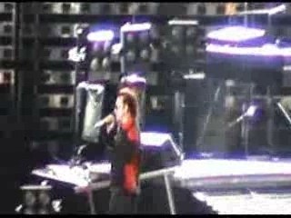 U2 Vertigo Tour (Madrid): defect microphone