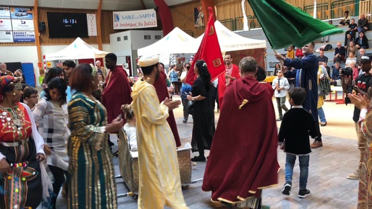 Trois pas de danse à la fête interculturelle