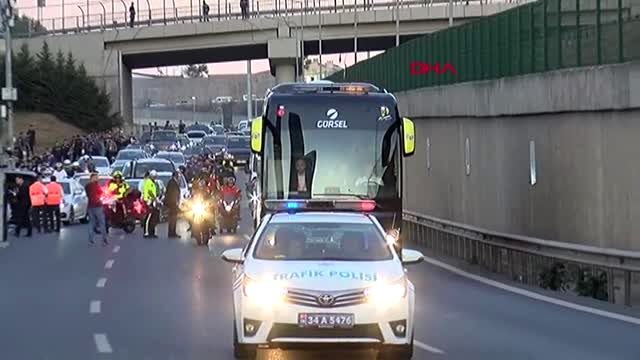 Spor fenerbahçe kafilesi stada ulaştı