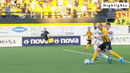 Larsson requests a penalty (62')