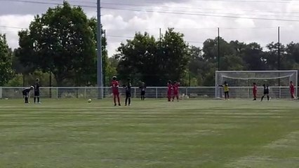 Une frappe signée Lucas... ça a l'air facile comme ça..