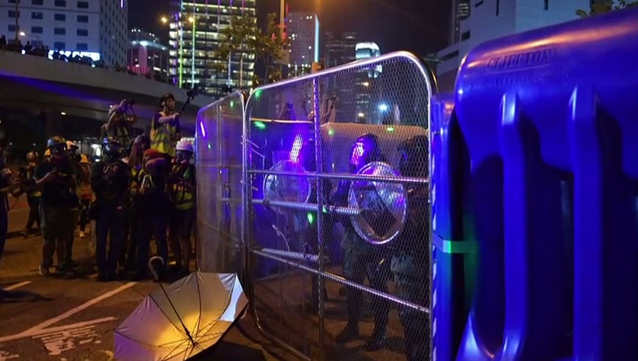 Ausschreitungen in Hongkong am Jahrestag der 'Regenschirm-Proteste'