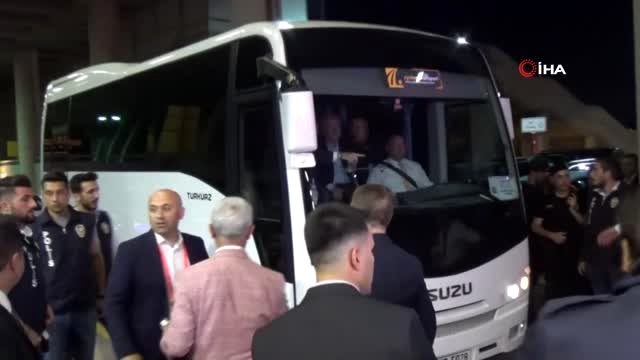 Ali Koç ve Fenerbahçe Yönetimi, TT Stadyumu'nda