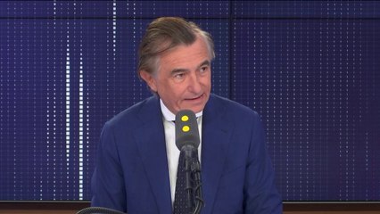 Hommage à Jacques Chirac : "Il aurait adoré ce côté populaire où un homme égale un homme", indique Philippe Douste-Blazy