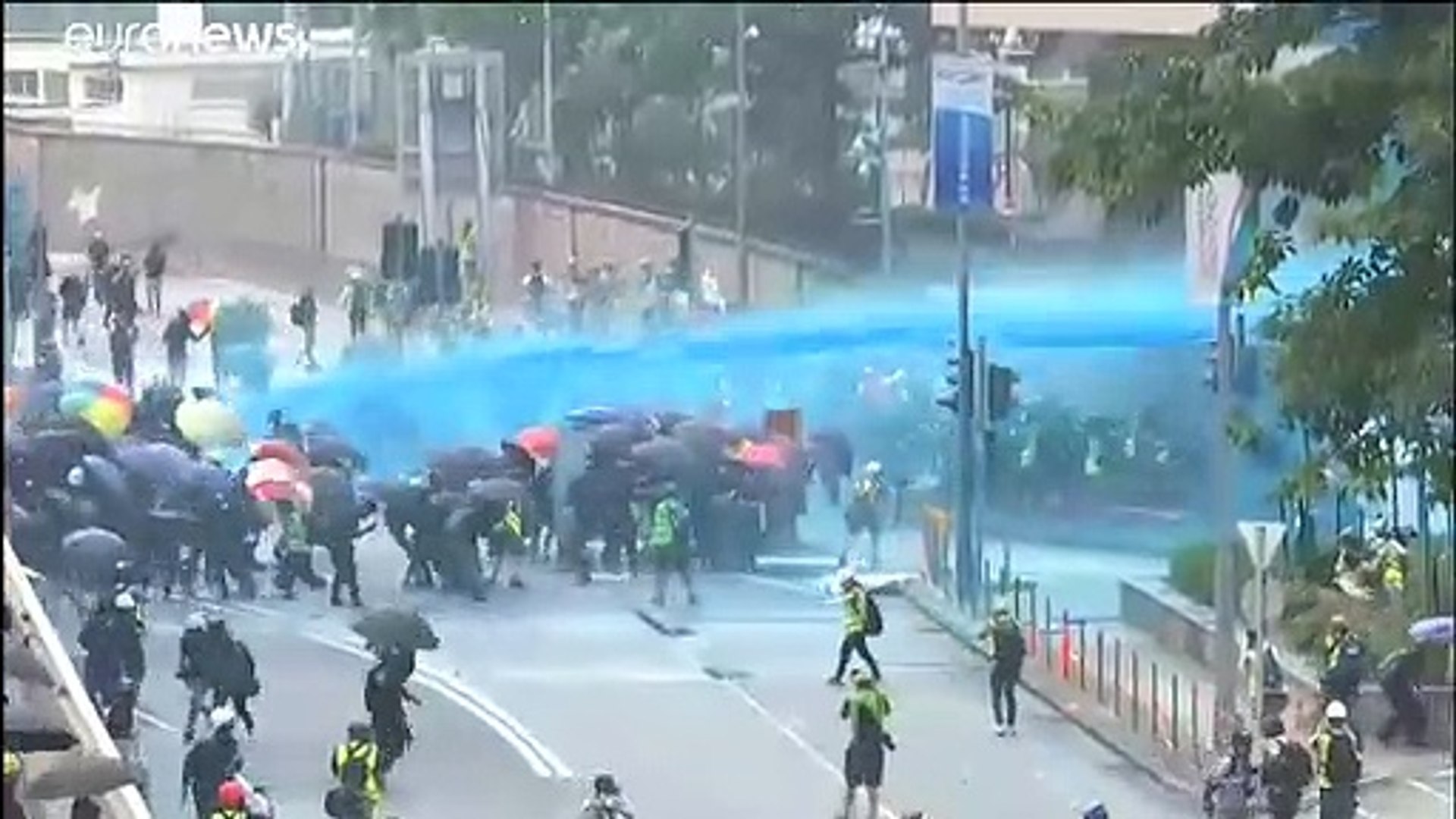 ⁣Tränengas gegen Demonstranten in Hongkong