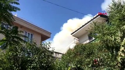 Şişli'de 5 katlı binanın çatısında yangın