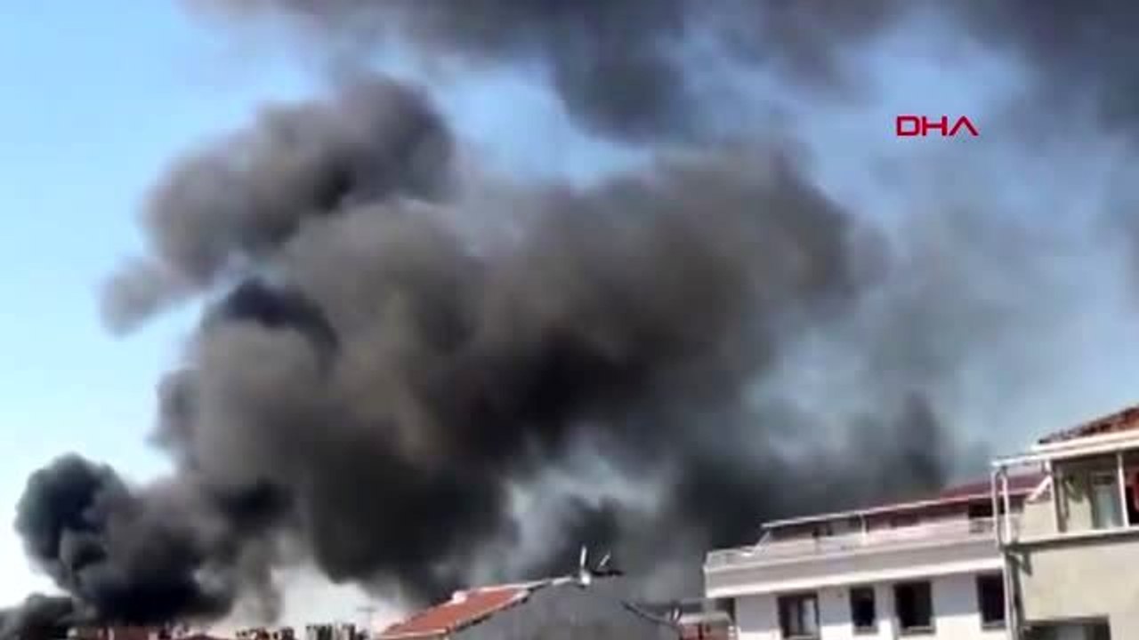 Şişli'de 5 katlı binanın çatısında yangın