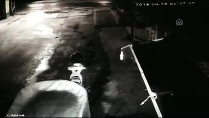 Mahallelinin dikkati market kasasının soyulmasını önledi