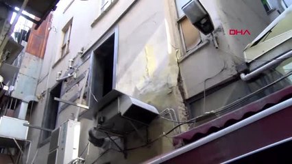 Beyoğlu'nda binada çökme riski