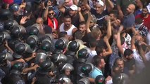 شاهد: مئات المتظاهرين في بيروت احتجاجاً على الأزمة الاقتصادية الخانقة