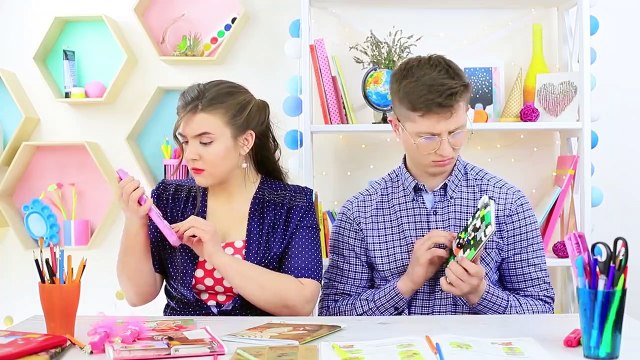 10 MATERIAIS ESCOLARES DA BARBIE vs MATERIAIS ESCOLARES DE LEGO! DESAFIO!