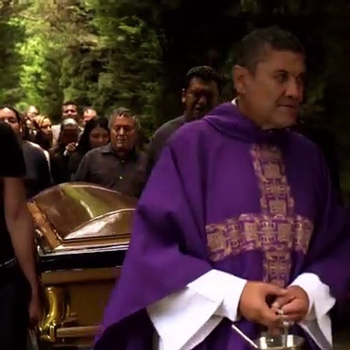 MAÑANA ¿te imaginas estar vivo para ver quién va a tu entierro ⚰️  Te esperamos a las 98C por @telemundo