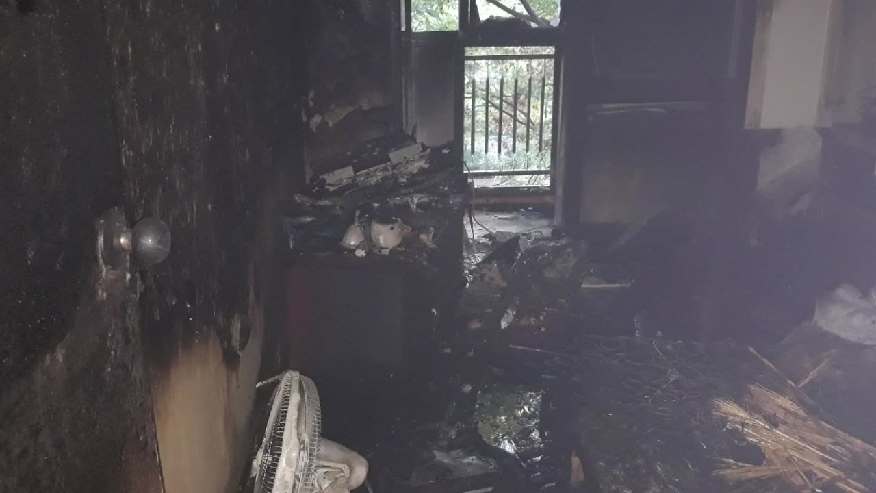 청주 아파트 3층서 불...60대 남성 숨져 / YTN