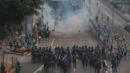 Nueva jornada de gas lacrimógeno en Hong Kong en vísperas del Día Nacional