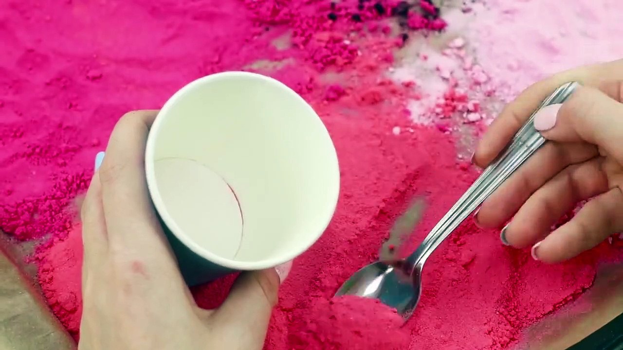 15 EXPÉRIENCES INCROYABLES QUE VOUS POUVEZ FAIRE À LA MAISON