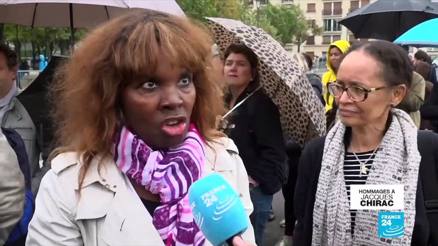 Dernier bain de foule pour Jacques Chirac, aux Invalides
