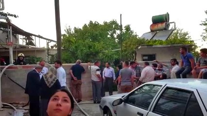 Murat Dede Camisi'nin çatısında çıkan yangın söndürüldü