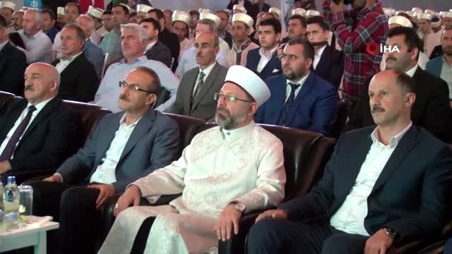 Diyanet İşleri Başkanı Erbaş'tan hafızlara: Diyanet İşleri Başkanlığı sizleri bekliyor