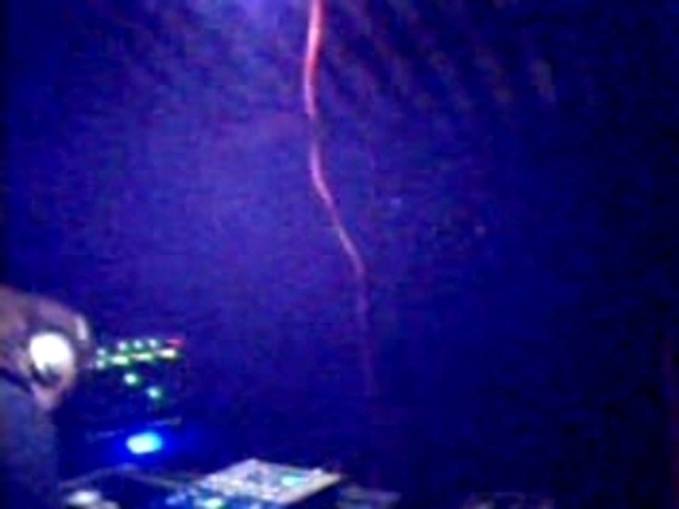 fenek tek locks drum n bass