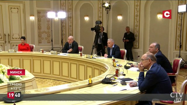 А.Лукашенко - если б было ядерное оружие, кто-то Крым бы забрал...?!