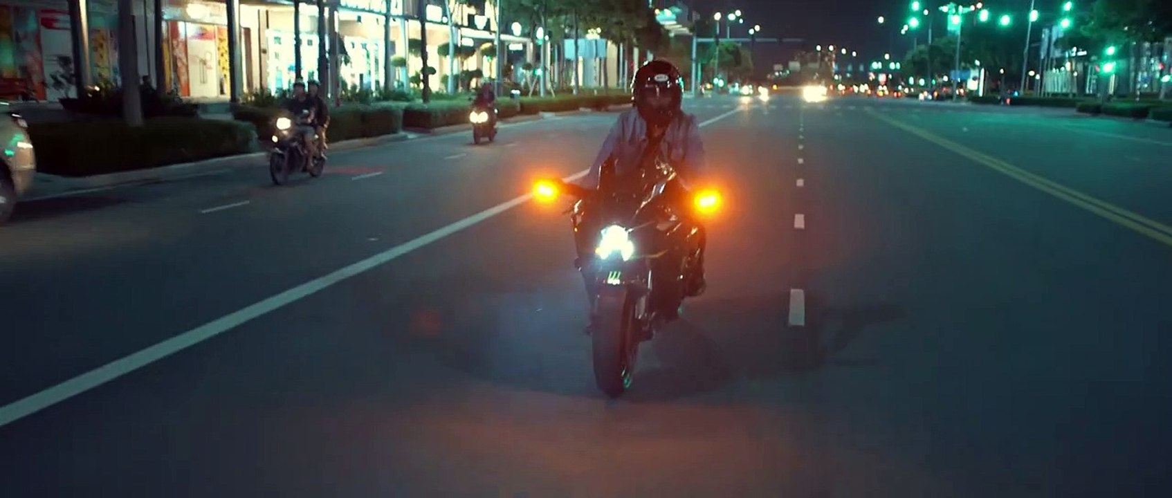 LÀ BẠN KHÔNG THỂ YÊU _ LOU HOÀNG _ OFFICIAL MV