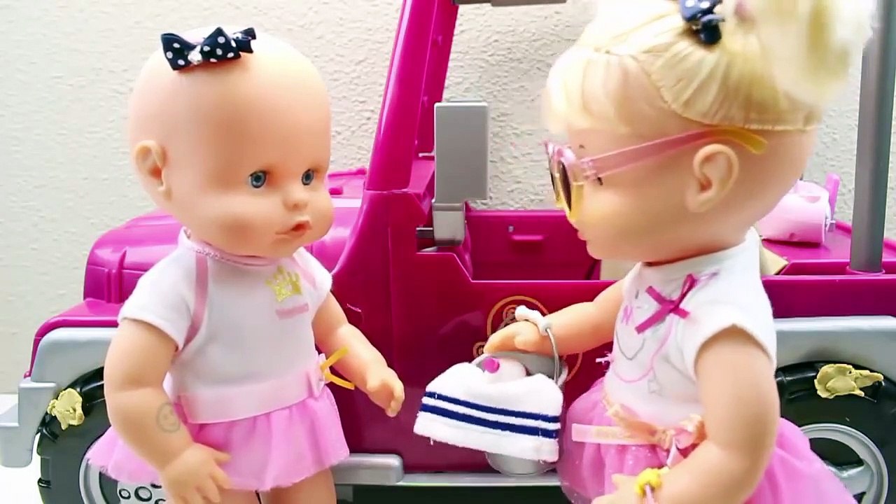 Aventuras de las Bebés Nenuco HERMANITAS TRAVIESAS lavan y limpian el Coche  de Juguete - video Dailymotion