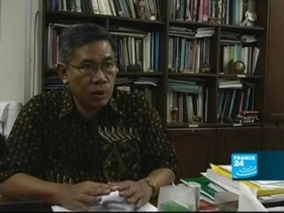 Reportage FRANCE 24  - Indonésie-Grippe aviaire - FR