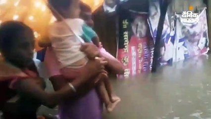 पटना के 80% घरों में पानी घुसा
