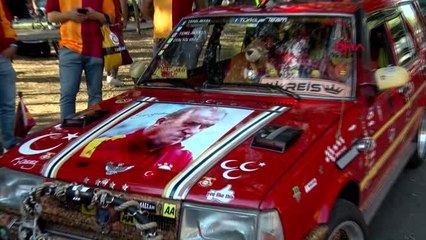 Spor 'galatasaraylı araba', her maçta takımı stada uğurluyor ..!