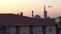 İstanbul-avcılar'da veliler, tatil edilen okulun yeniden yapılmasını istedi