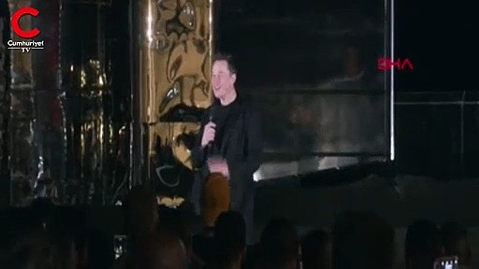 ⁣Elon Musk, SpaceX'in yeni roketini tanıttı