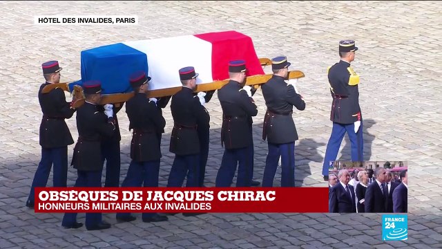 Obsèques de Jacques Chirac : le cercueil de l'ancien président entre dans la cour d'honneur des Invalides