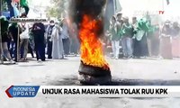 Unjuk Rasa, Mahasiswa Bakar Ban di Depan Kantor Wali Kota Palopo