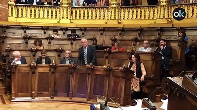 Bou lleva un cuadro del Rey al pleno del pleno del ayuntamiento de Barcelona