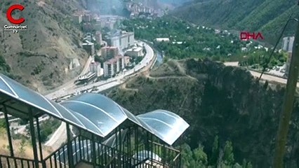 Yurda 550 basamaklı merdivenle çıkıyorlar
