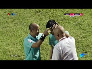 Trọng tài "ăn đòn" vì bị cho là mắc lỗi | NEXT SPORTS