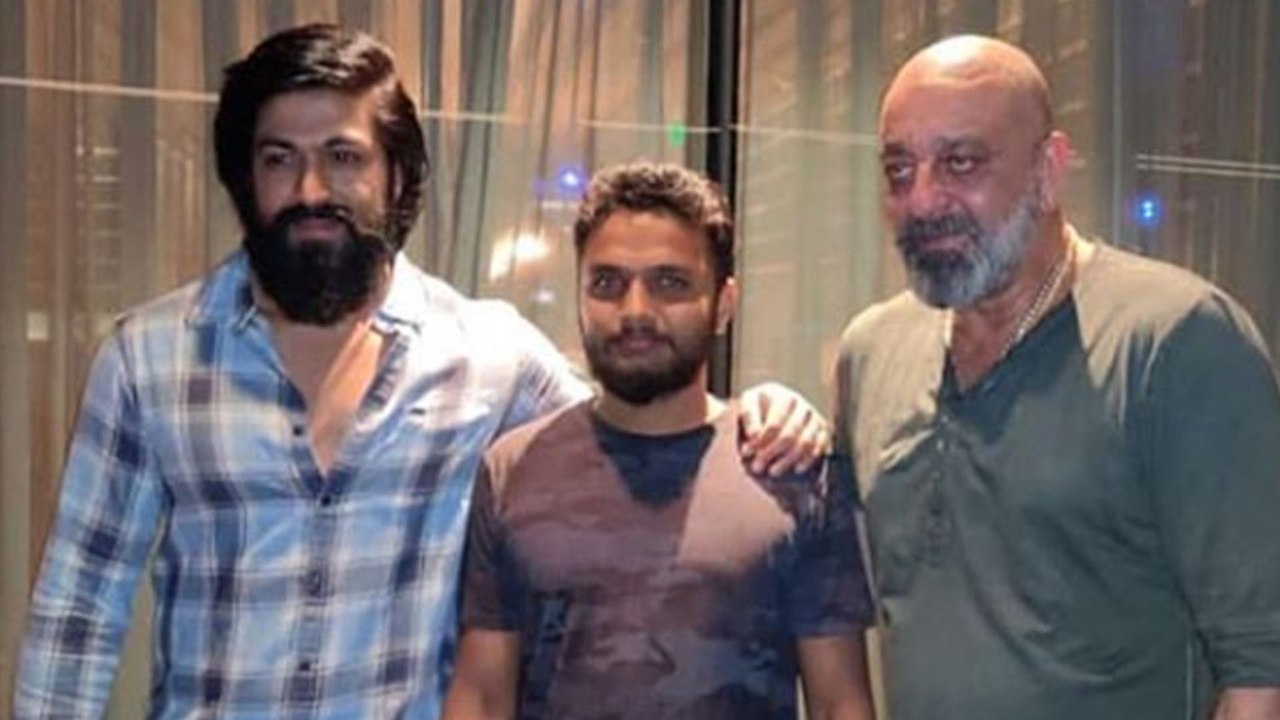 KGF 2 : ರಾಕಿ ಭಾಯ್ ಜೊತೆ 'ಅಧೀರ' ಸಂಜಯ್ ದತ್ ಪ್ರತ್ಯಕ್ಷ | FILMIBEAT KANNADA