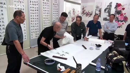 Chinese artist uses spoon to create stunning calligraphy