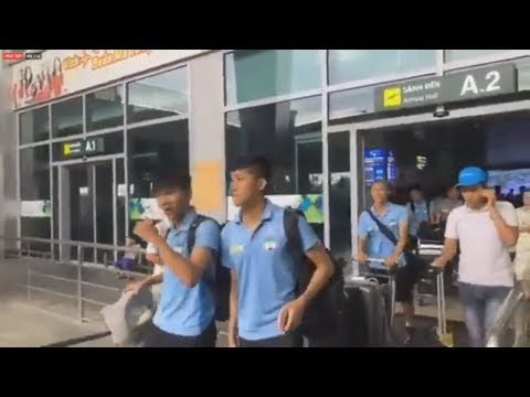 Cùng phóng viên Next Sports đón Văn Toàn, Tuấn Anh trong chuyến hành quân tới Nghệ An | NEXT SPORTS