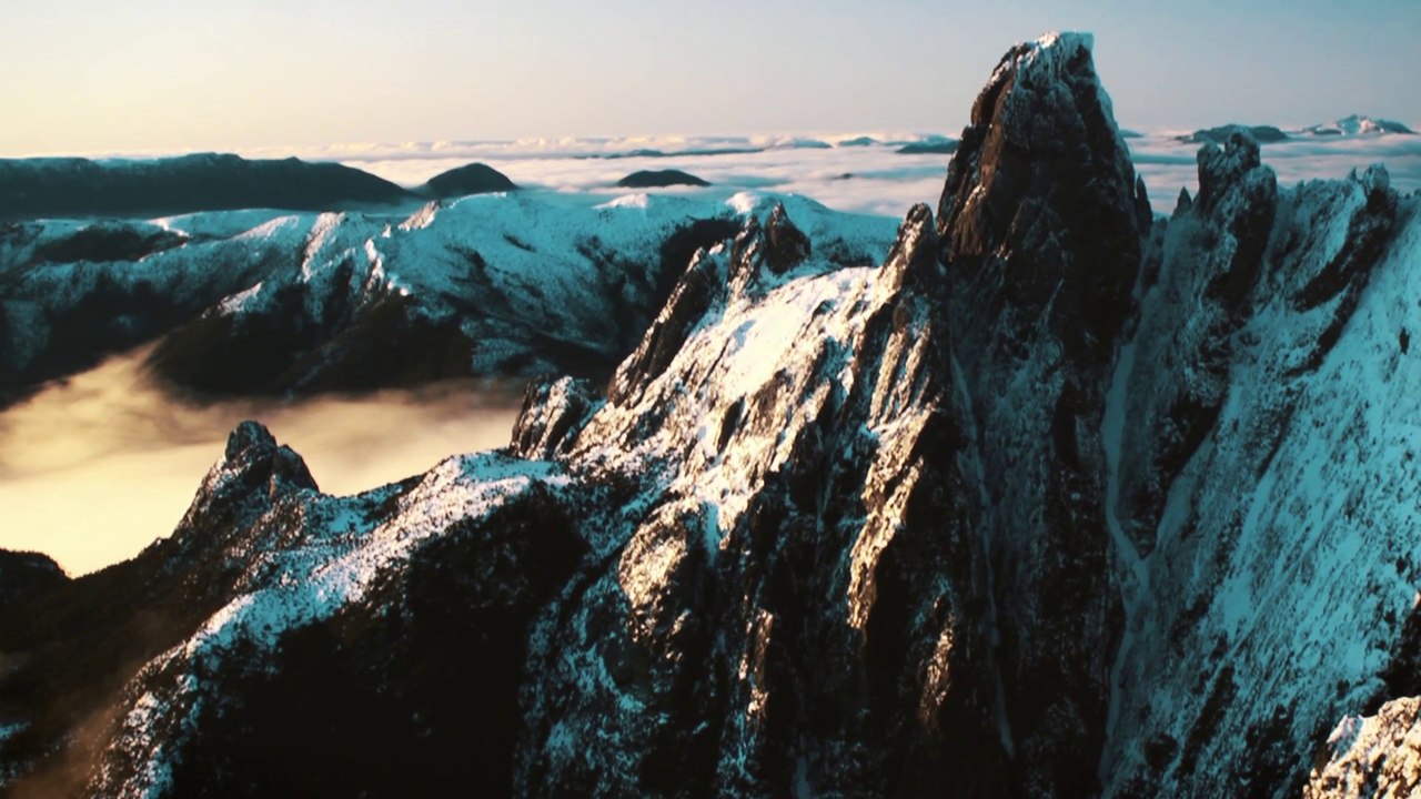 Bande Annonce Officielle du Film ASCENSION SUR LE FIL