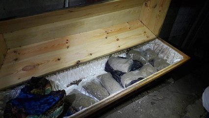 Sakarya'da cami lojmanında tabut içerisinde 10 kilo uyuşturucu ele geçirildi