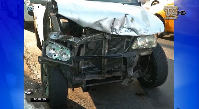 Tres personas resultaron heridas luego de sufrir un accidente de tránsito en Guayaquil