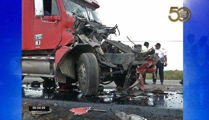 Tanquero se choca contra una volqueta en el puente alterno norte en el cantón Durán