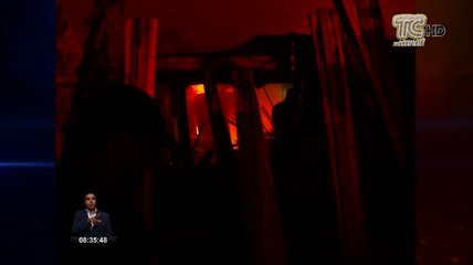 Casa de madera fue consumida por un incendio en Guayaquil